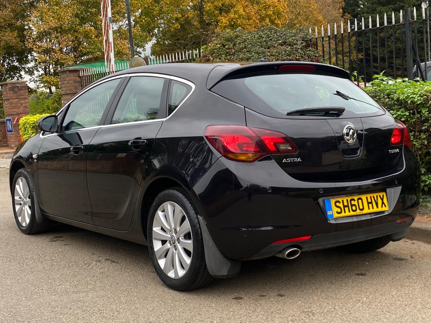 Used Vauxhall Astra 2010 for sale - 76307424: Photo 16