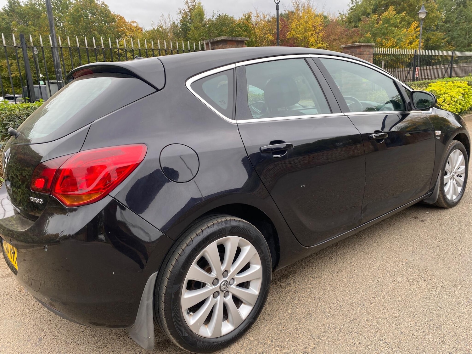 Used Vauxhall Astra 2010 for sale - 76307424: Photo 3
