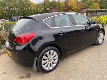 Used Vauxhall Astra 2010 for sale - 76307424: Photo