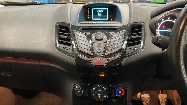 Used Ford Fiesta 2014 for sale - 76270354: Photo 6