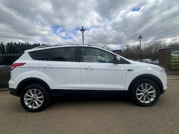 Used Ford Kuga 2016 for sale - 76122395: Photo