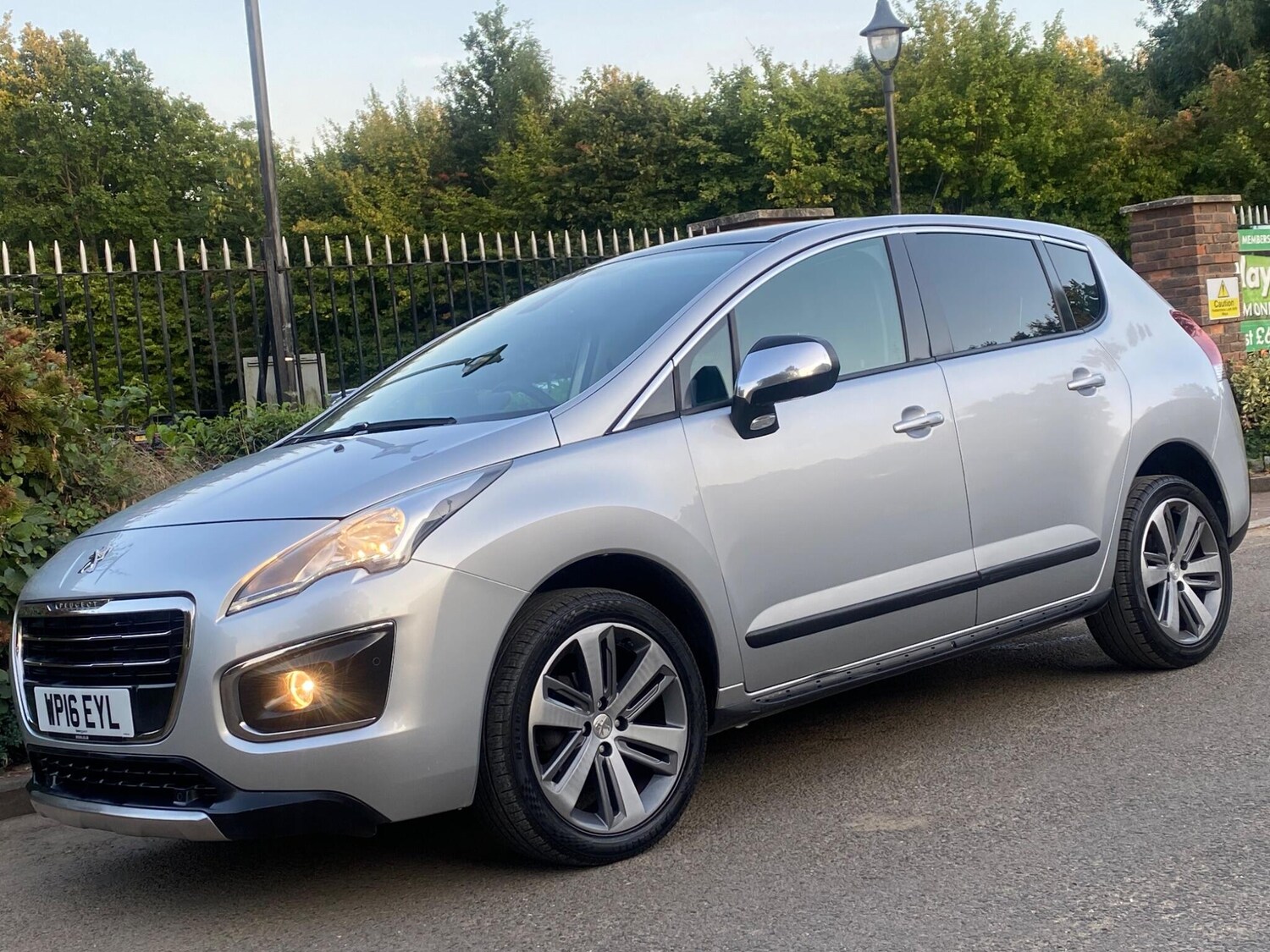 Used Peugeot 3008 2016 for sale - 76122774: Photo 2