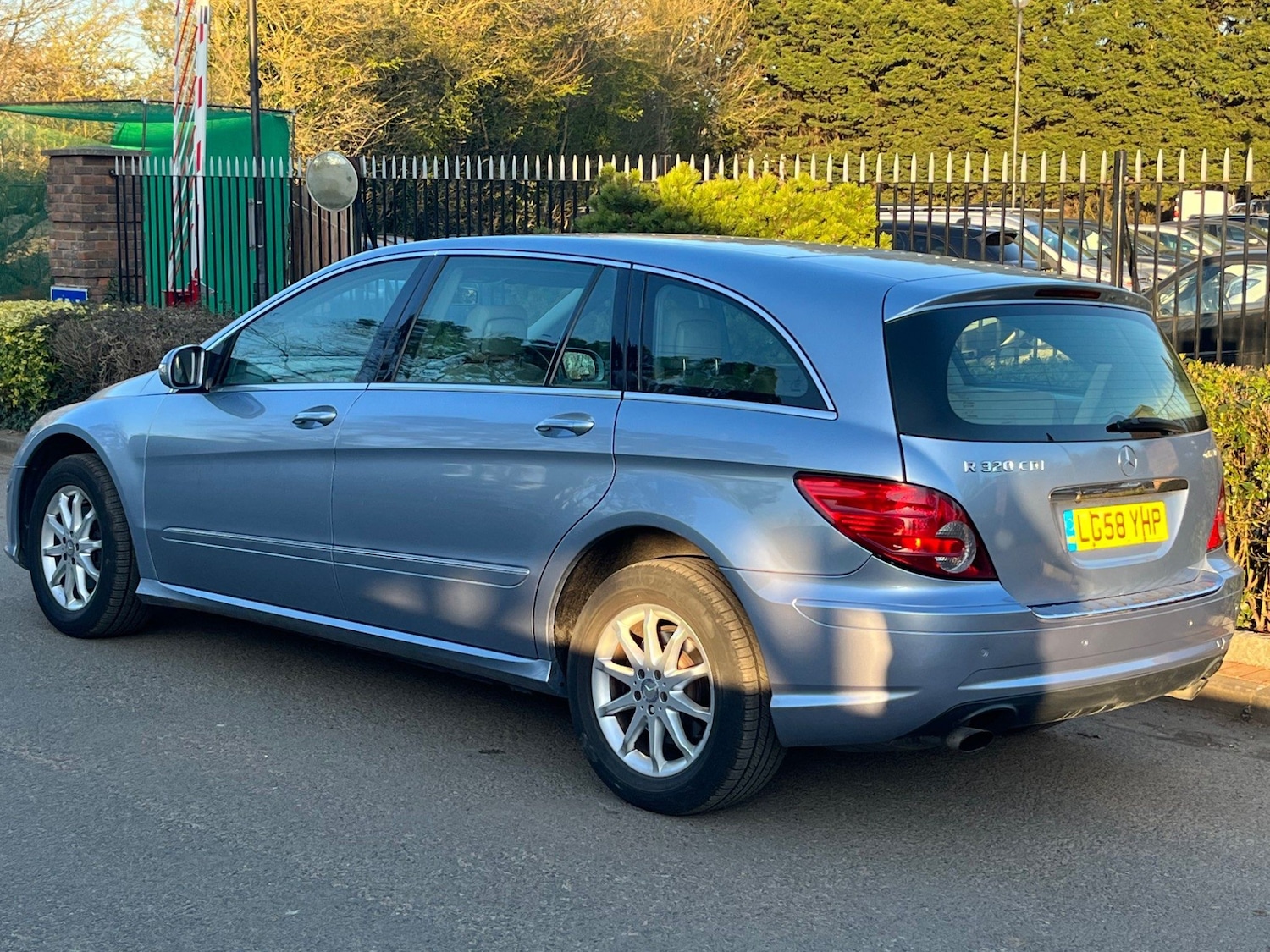Used Mercedes-Benz R-Class 2008 for sale - 76123109: Photo 17