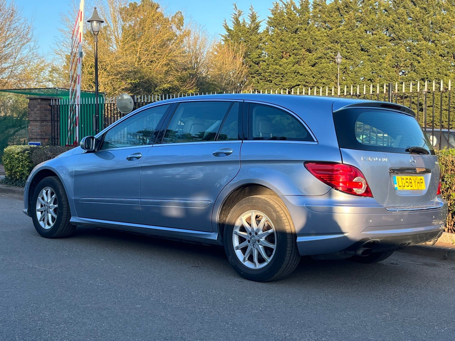 Used Mercedes-Benz R-Class 2008 for sale - 76123109: Photo 19