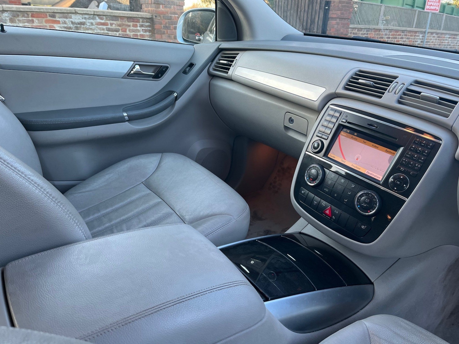 Used Mercedes-Benz R-Class 2008 for sale - 76123109: Photo 25