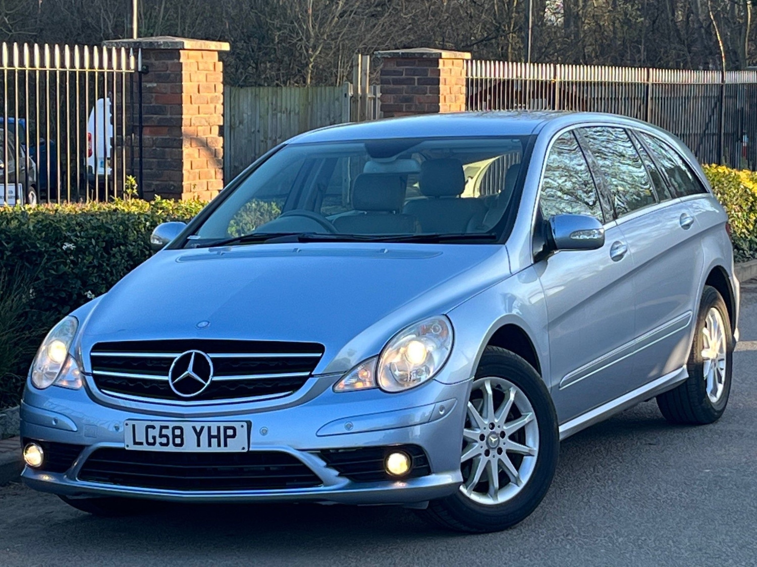 Used Mercedes-Benz R-Class 2008 for sale - 76123109: Photo 45