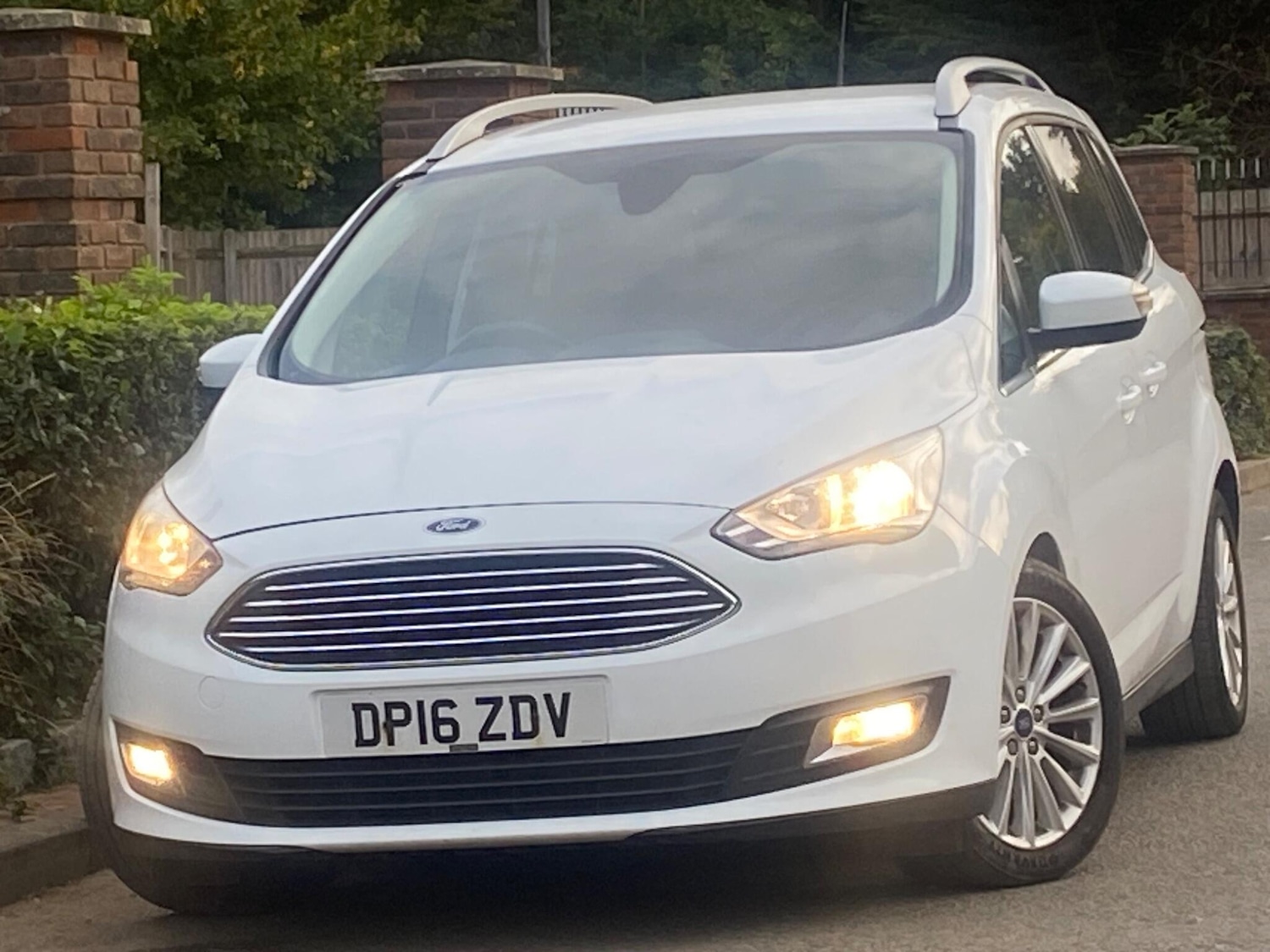 Used Ford Grand C-Max 2016 for sale - 76121865: Photo 2