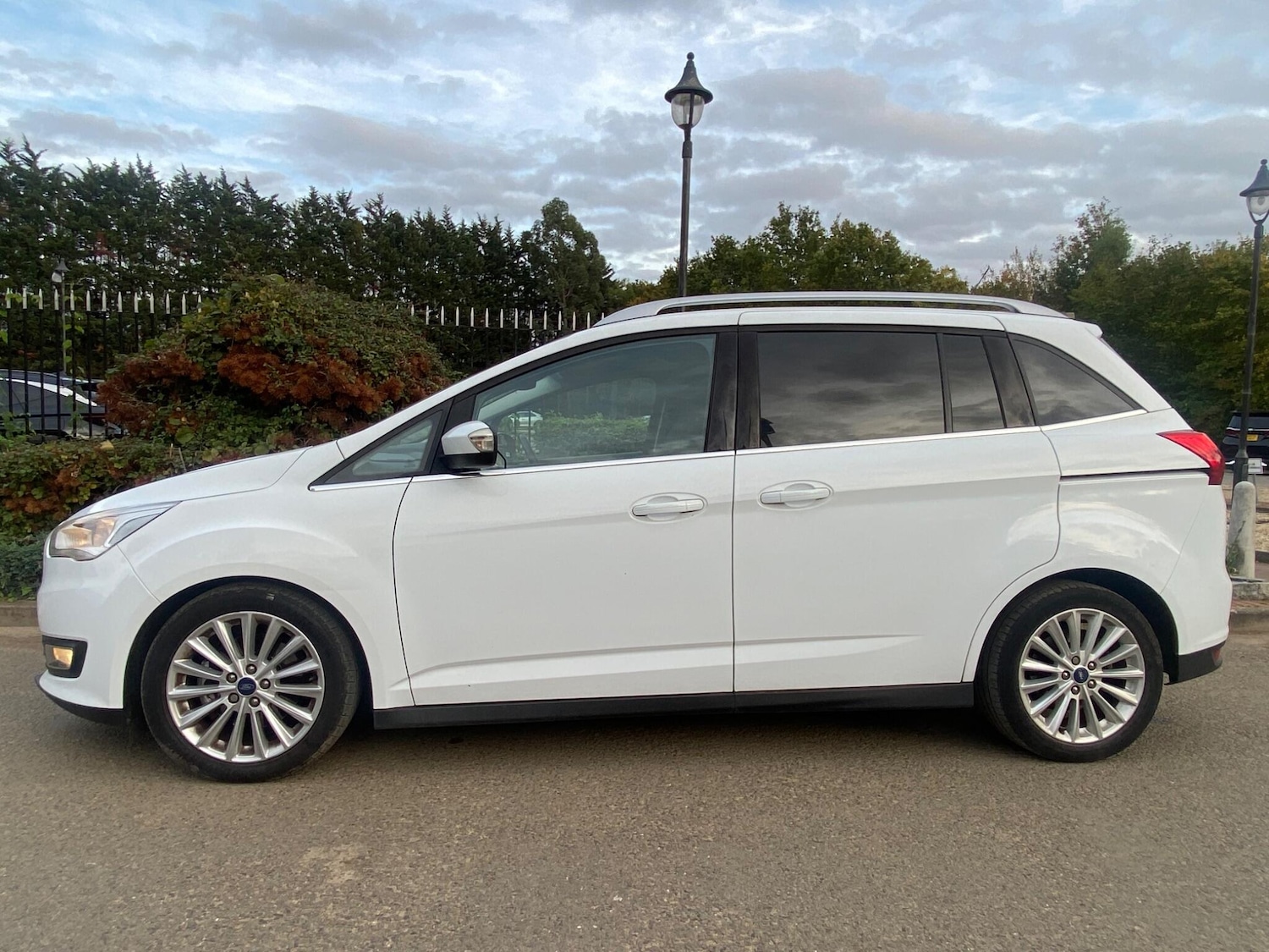 Used Ford Grand C-Max 2016 for sale - 76121865: Photo 3