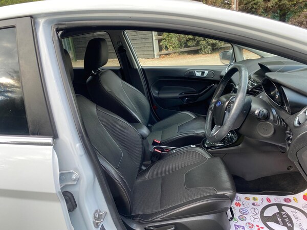 Used Ford Fiesta 2014 for sale - 76122354: Photo 42