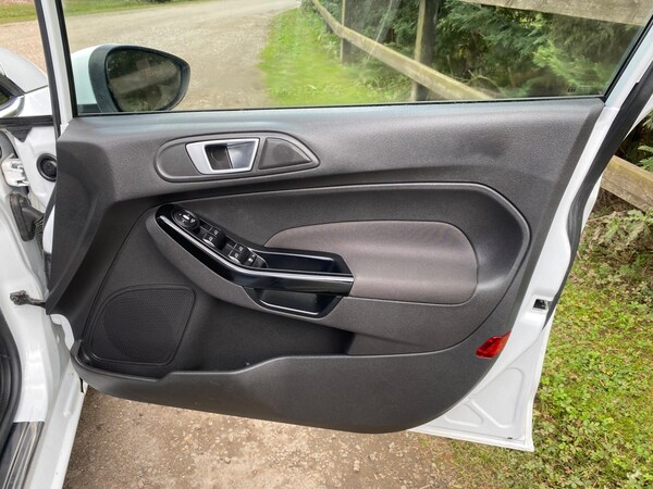 Used Ford Fiesta 2014 for sale - 76122354: Photo 43