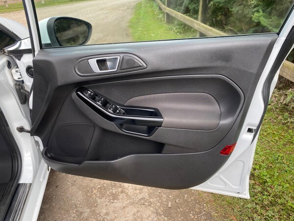 Used Ford Fiesta 2014 for sale - 76122354: Photo 44