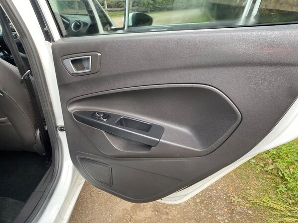 Used Ford Fiesta 2014 for sale - 76122354: Photo 45