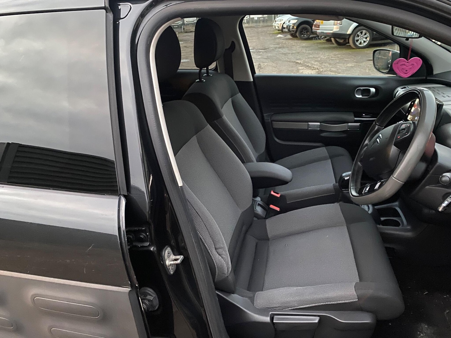 Used Citroen C4 Cactus 2016 for sale - 76597360: Photo 29