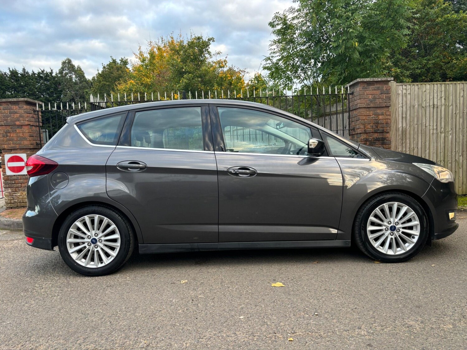 Used Ford C-Max 2017 for sale - 76123022: Photo 3