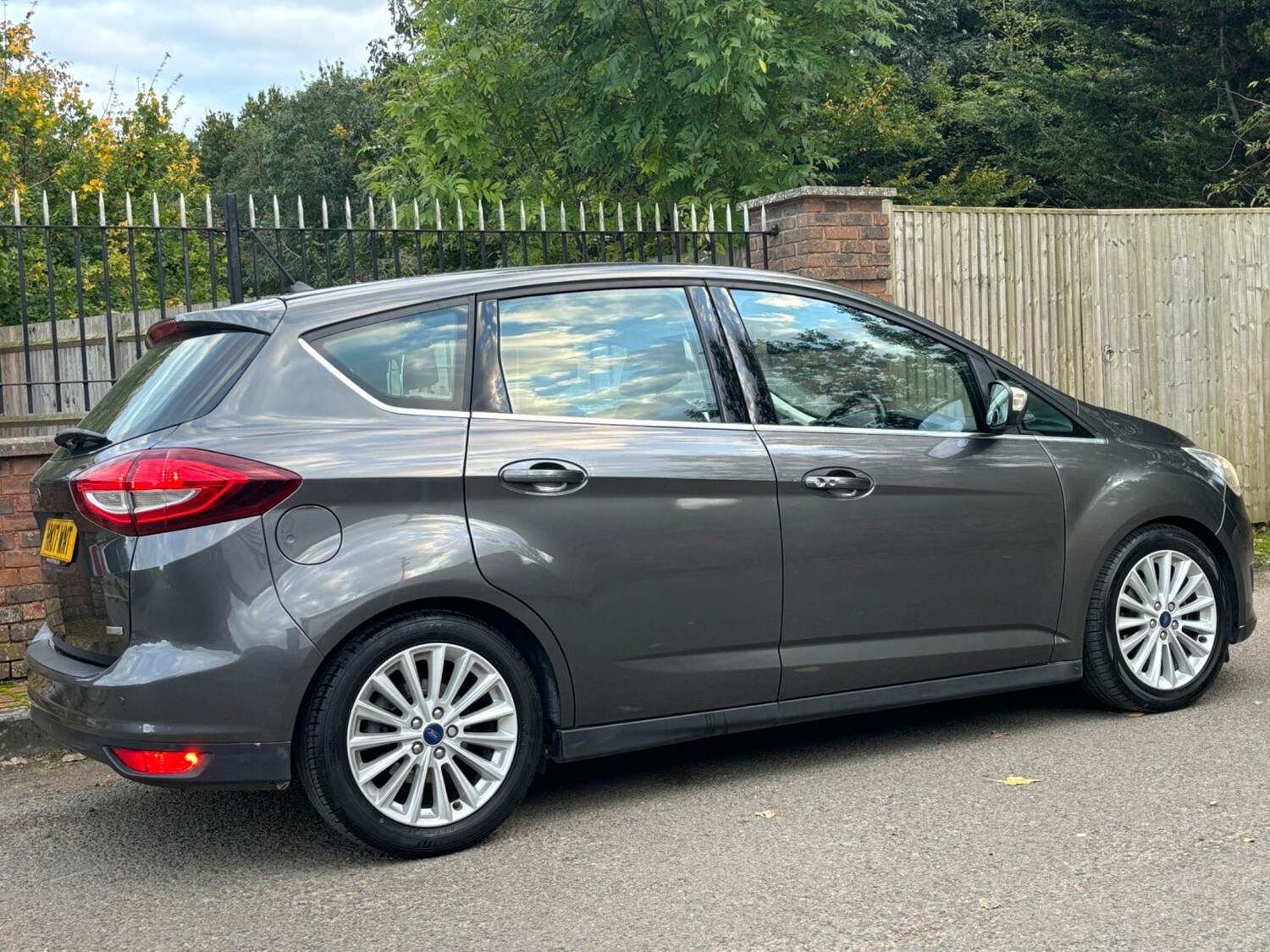 Used Ford C-Max 2017 for sale - 76123022: Photo 4