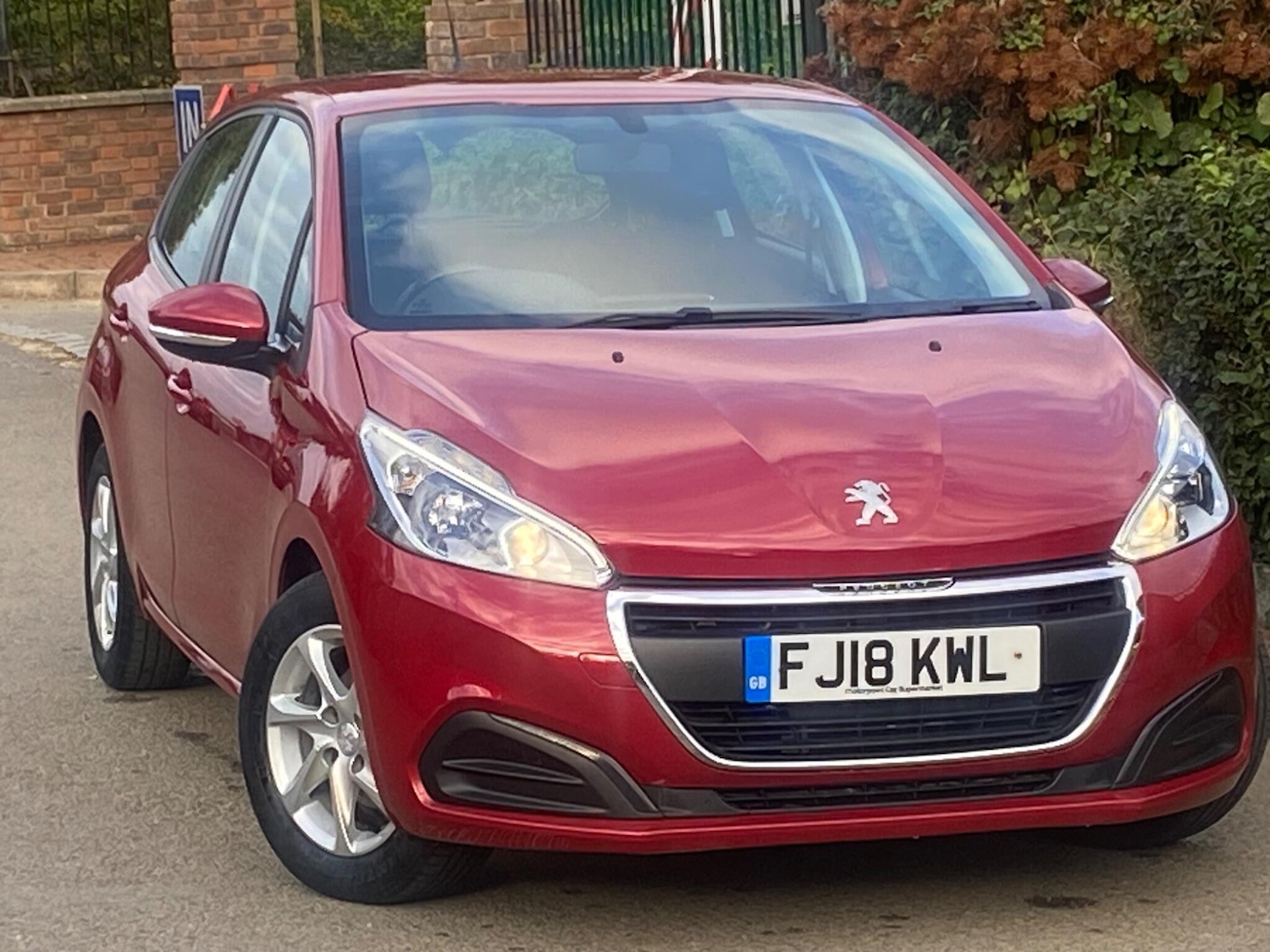 Used Peugeot 208 2019 for sale - 76121573: Photo 2