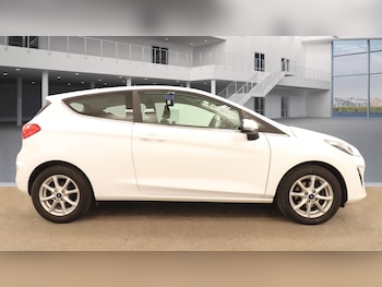Used Ford Fiesta 2018 for sale - 76122162: Photo 3