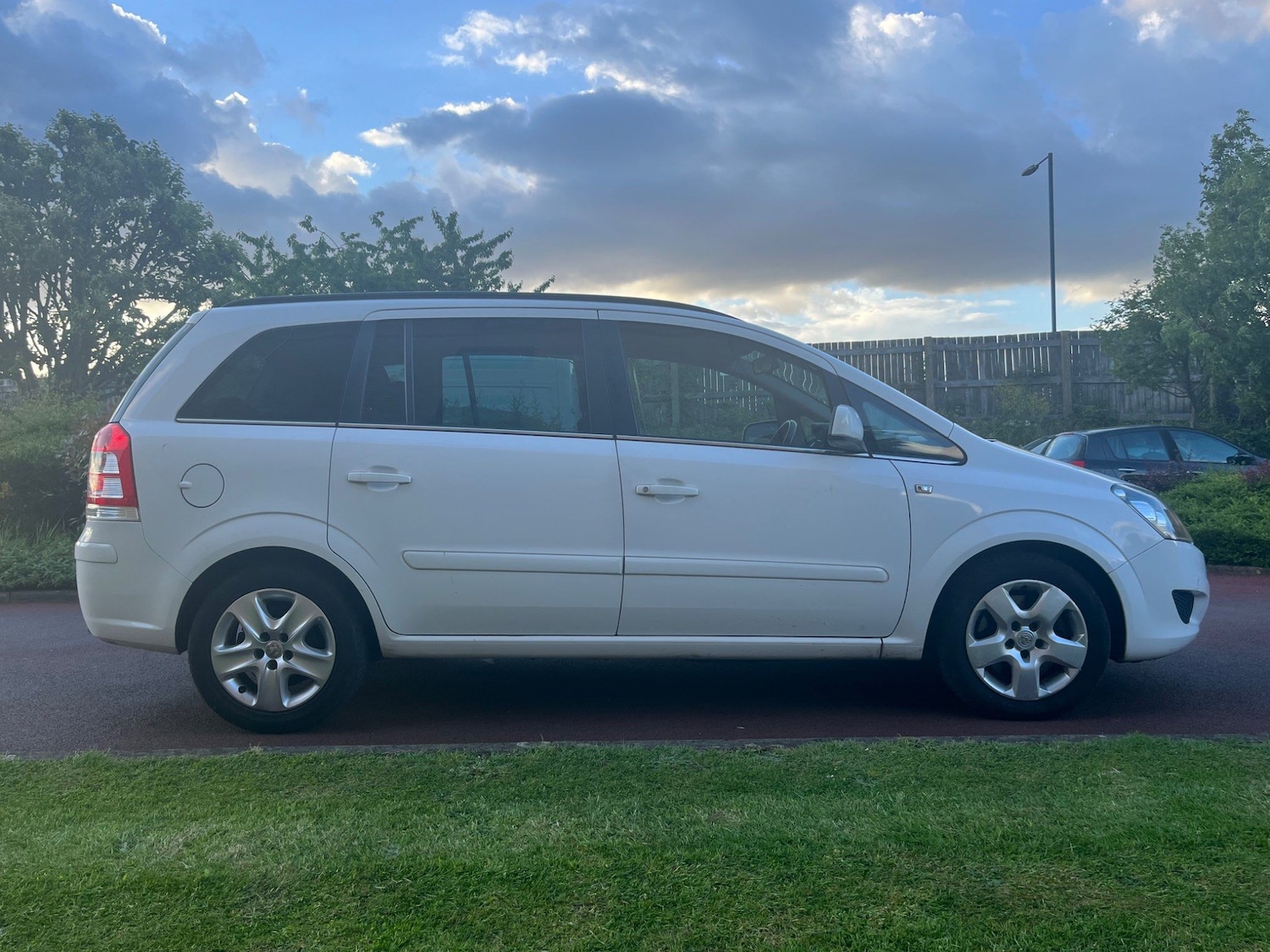 Used Vauxhall Zafira 2011 for sale - 76121820: Photo 24