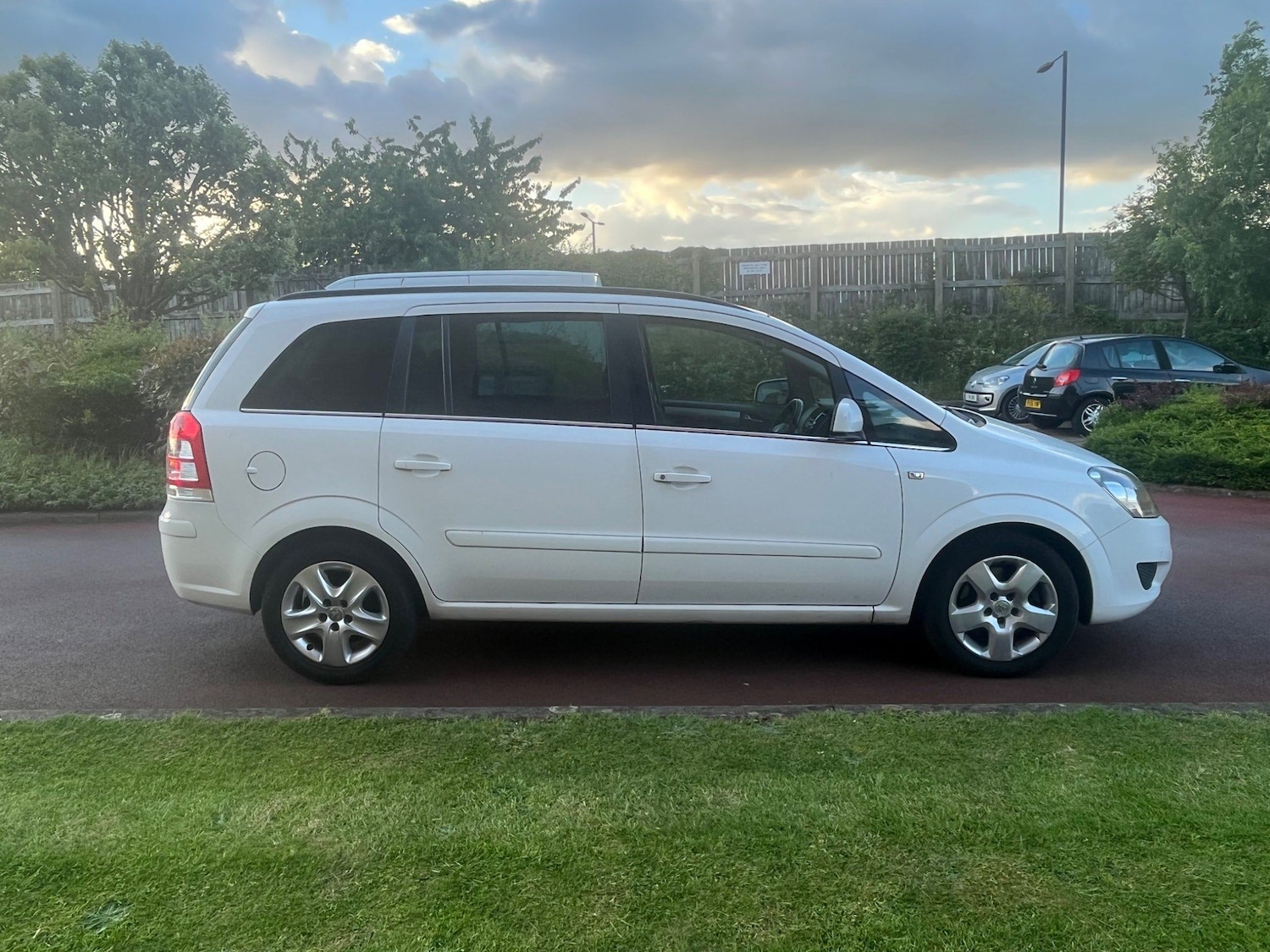 Used Vauxhall Zafira 2011 for sale - 76121820: Photo 25