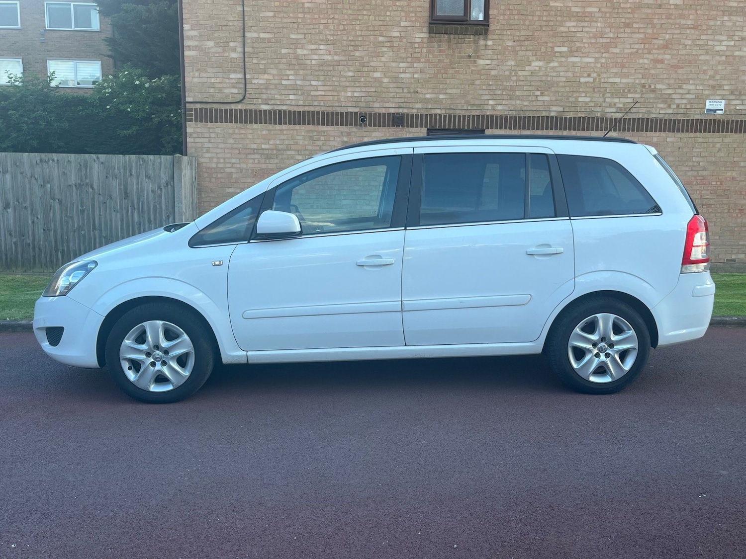 Used Vauxhall Zafira 2011 for sale - 76121820: Photo 28