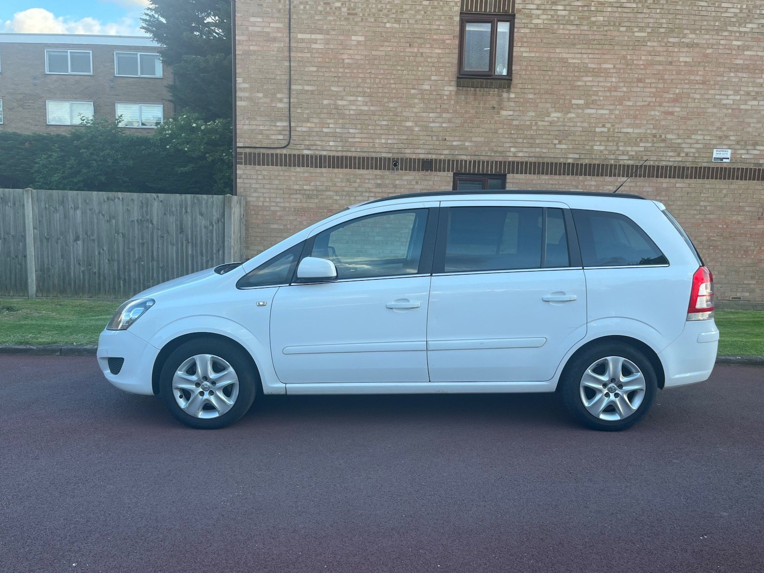 Used Vauxhall Zafira 2011 for sale - 76121820: Photo 32