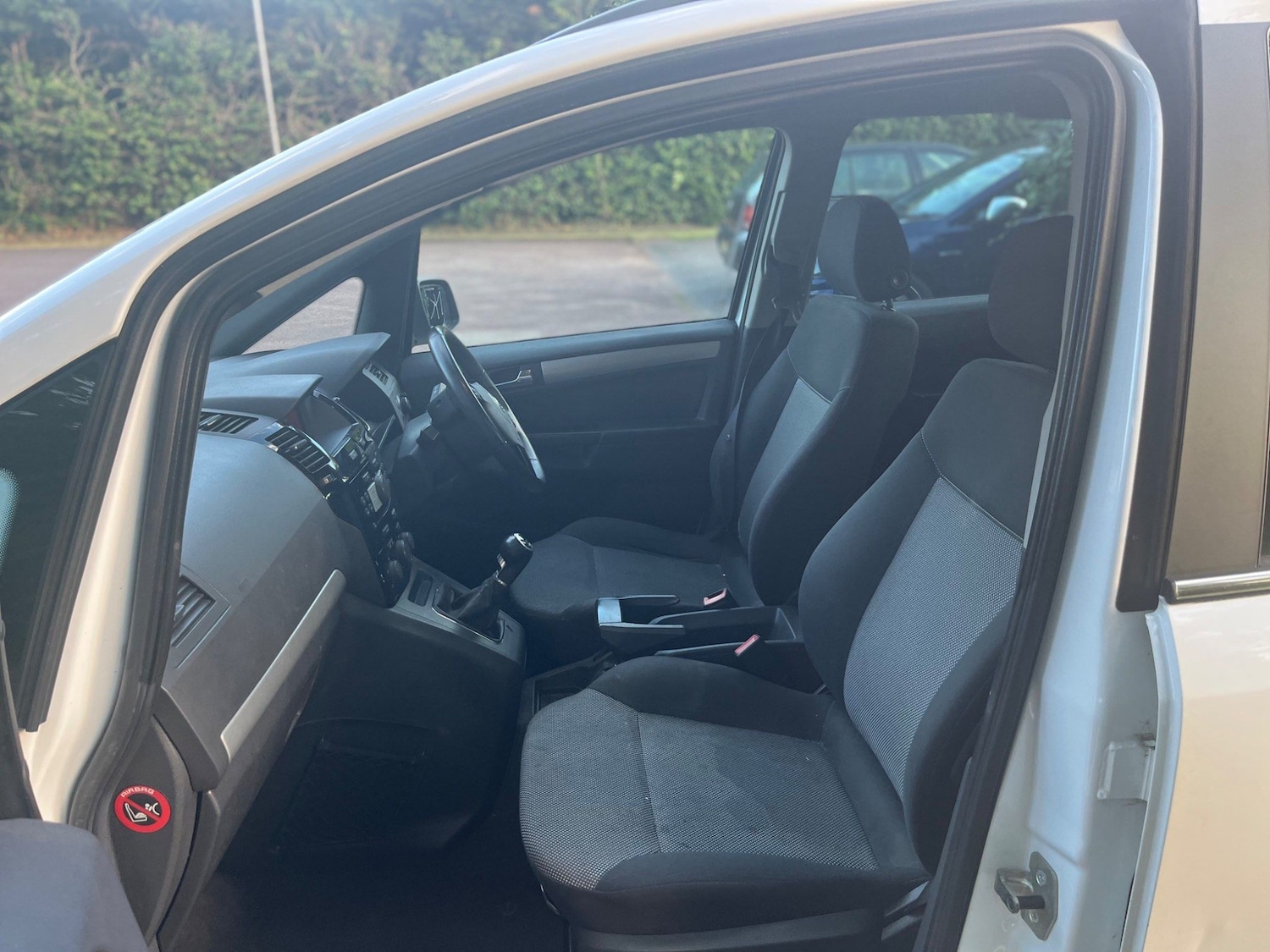 Used Vauxhall Zafira 2011 for sale - 76121820: Photo 6