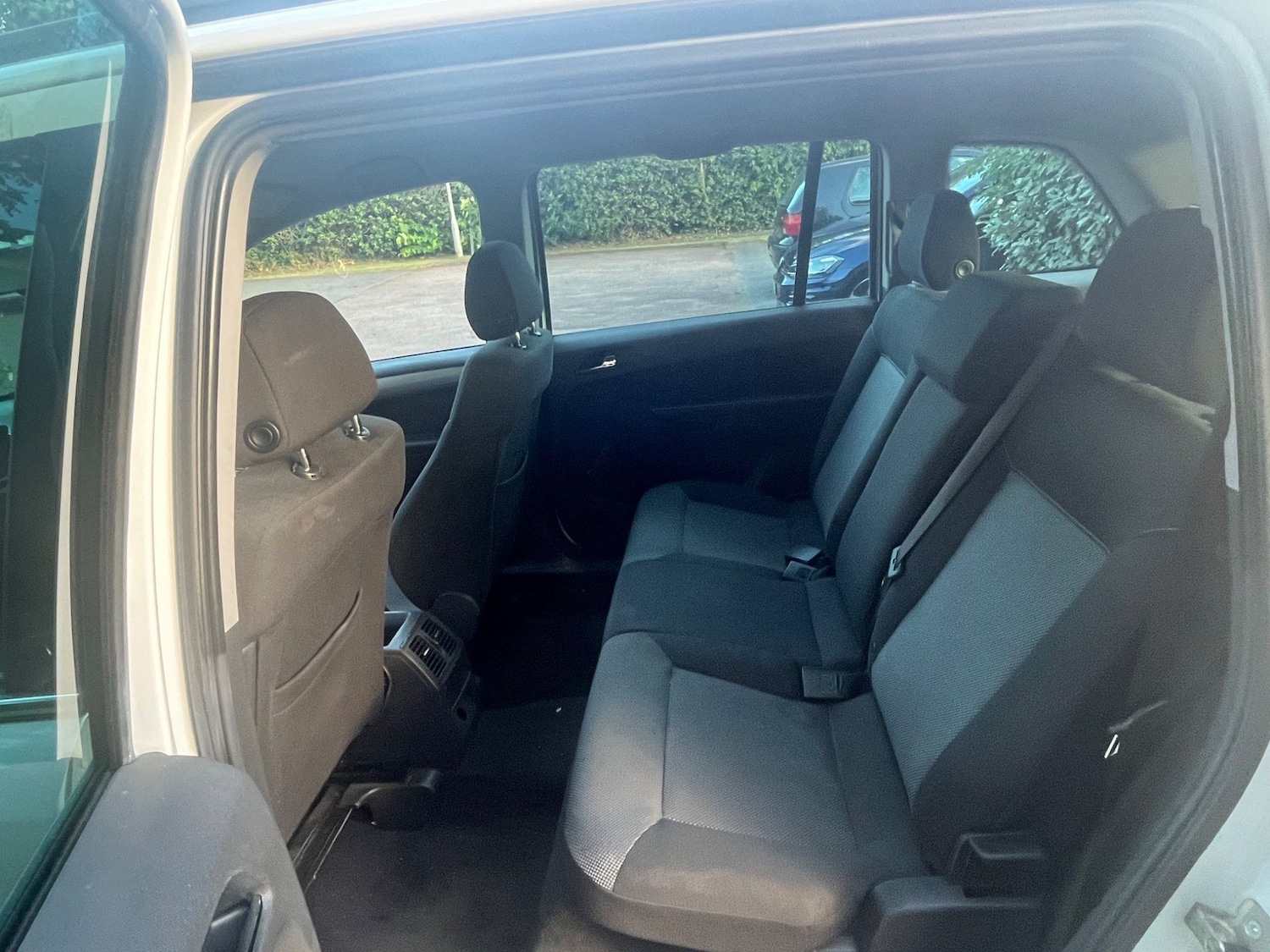 Used Vauxhall Zafira 2011 for sale - 76121820: Photo 7