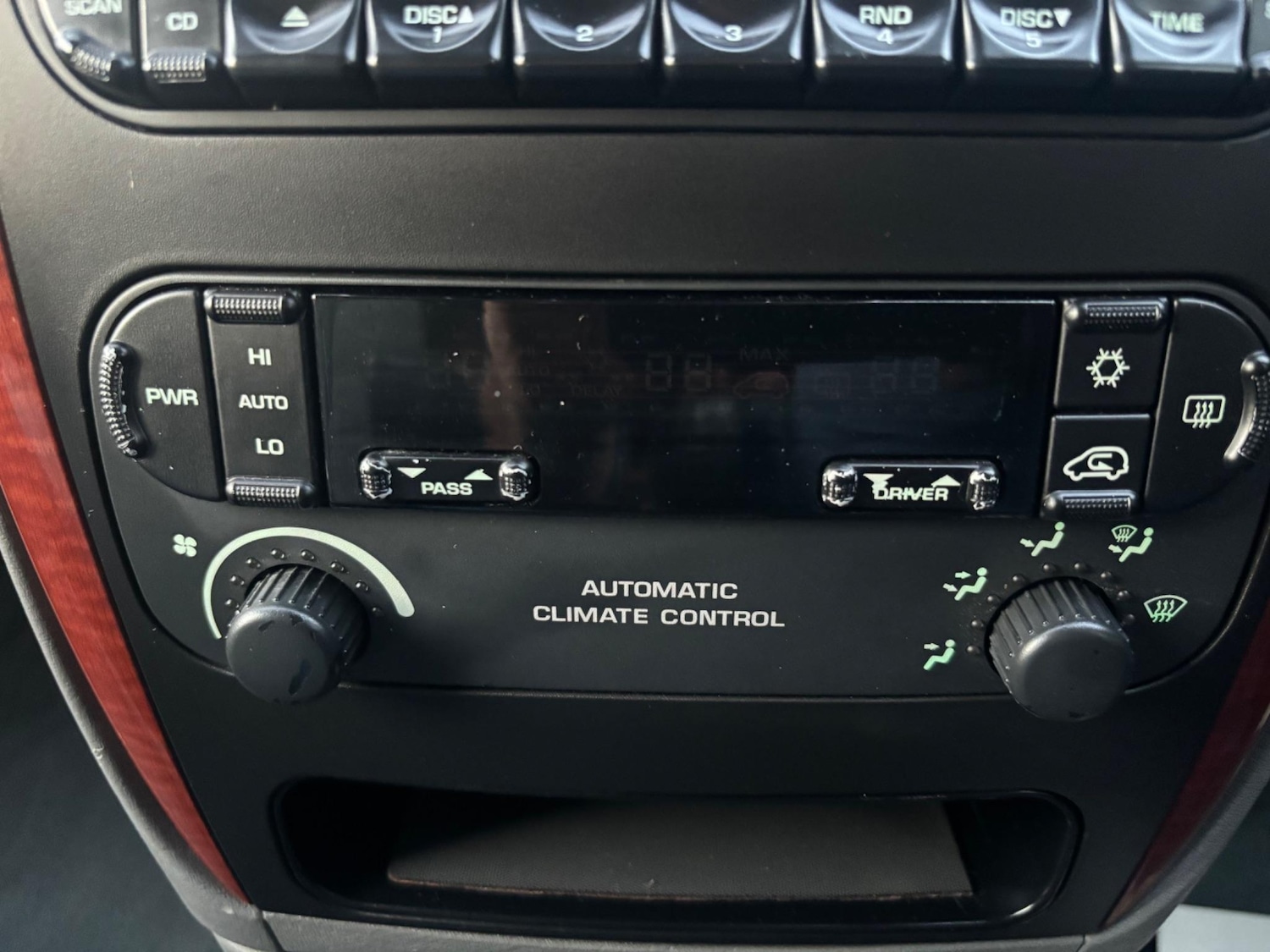 Used Chrysler Grand Voyager 2007 for sale - 76121369: Photo 48