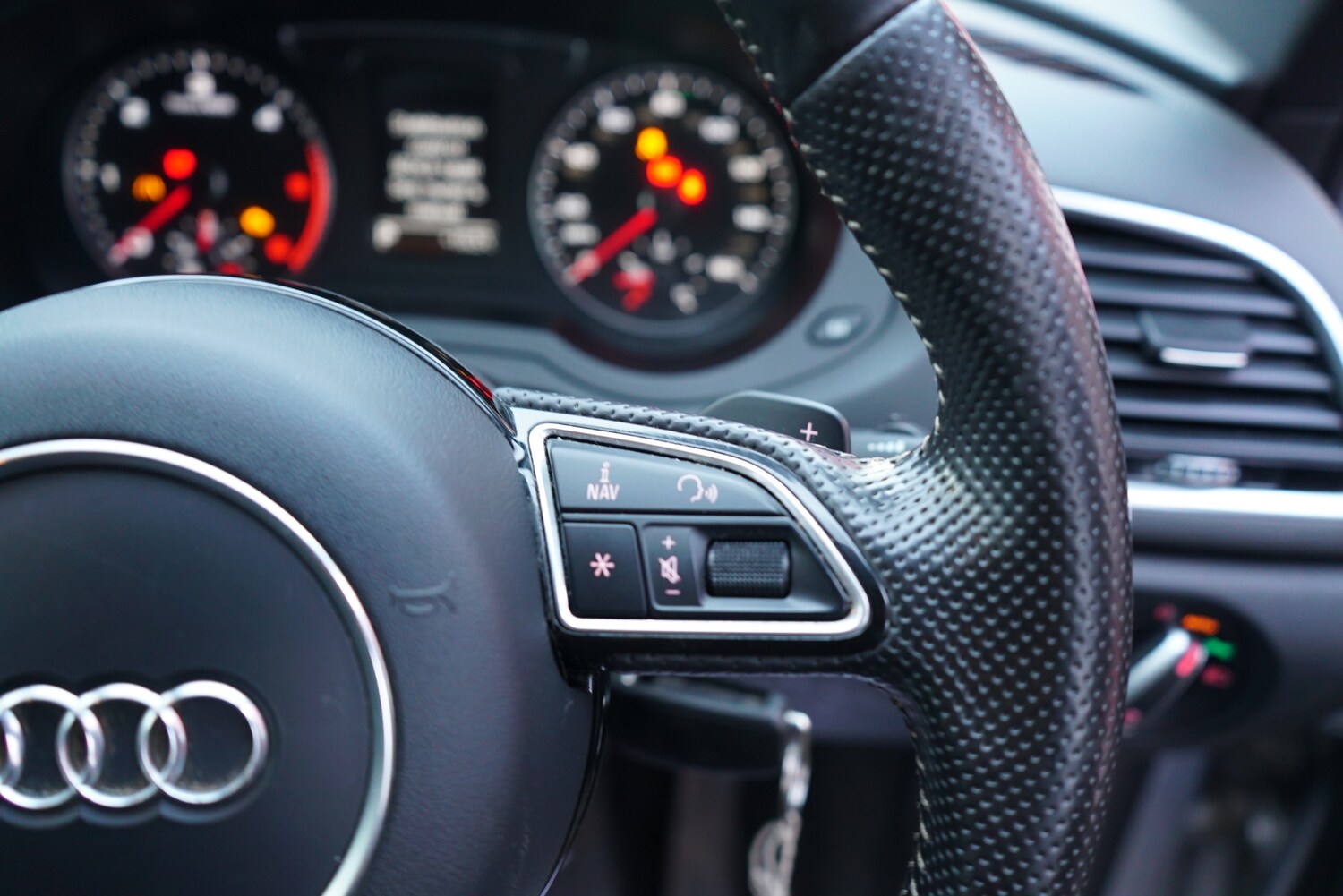 Used Audi Q3 2015 for sale - 77493778: Photo 51