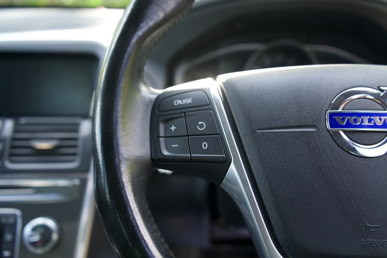 Used Volvo XC60 2014 for sale - 77053031: Photo 41