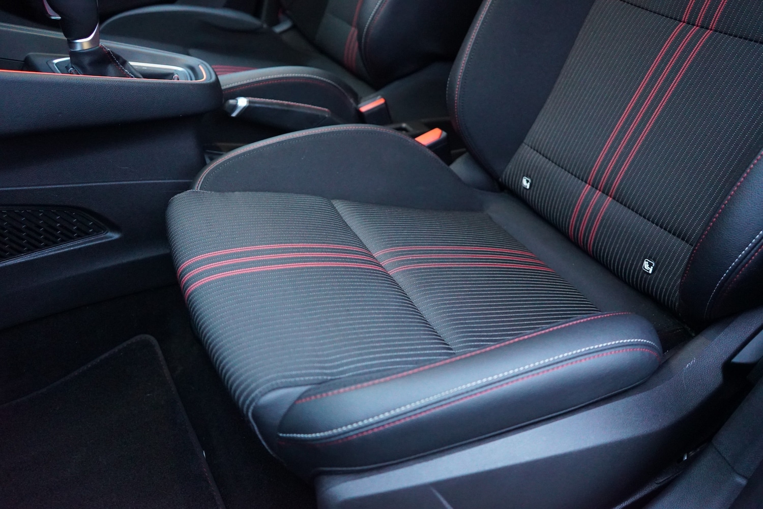 Used Renault Clio 2019 for sale - 76691755: Photo 39