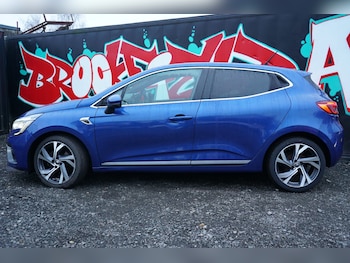 Used Renault Clio 2019 for sale - 76691755: Photo