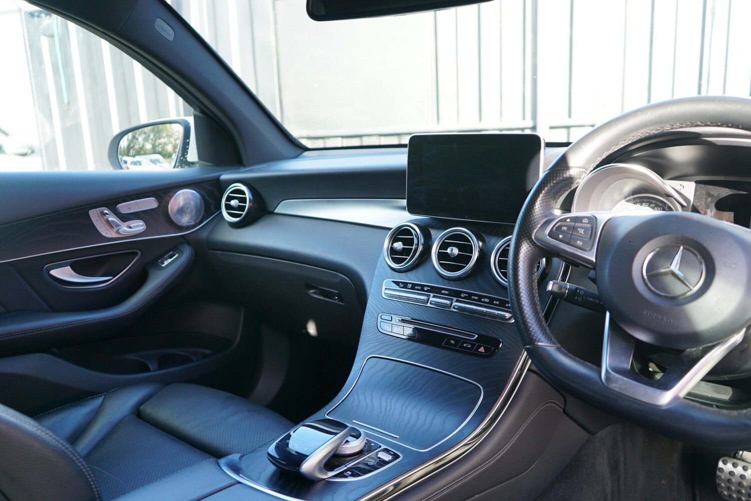 Used Mercedes-Benz GLC 2017 for sale - 75524732: Photo 66