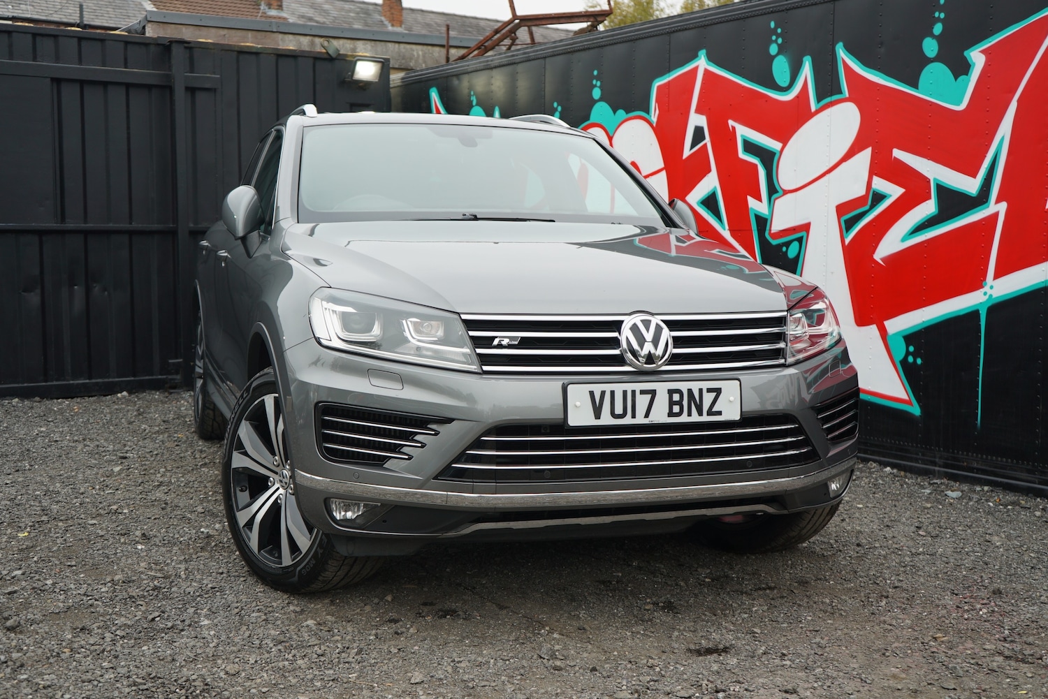 Used Volkswagen Touareg 2017 for sale - 76236907: Photo 2