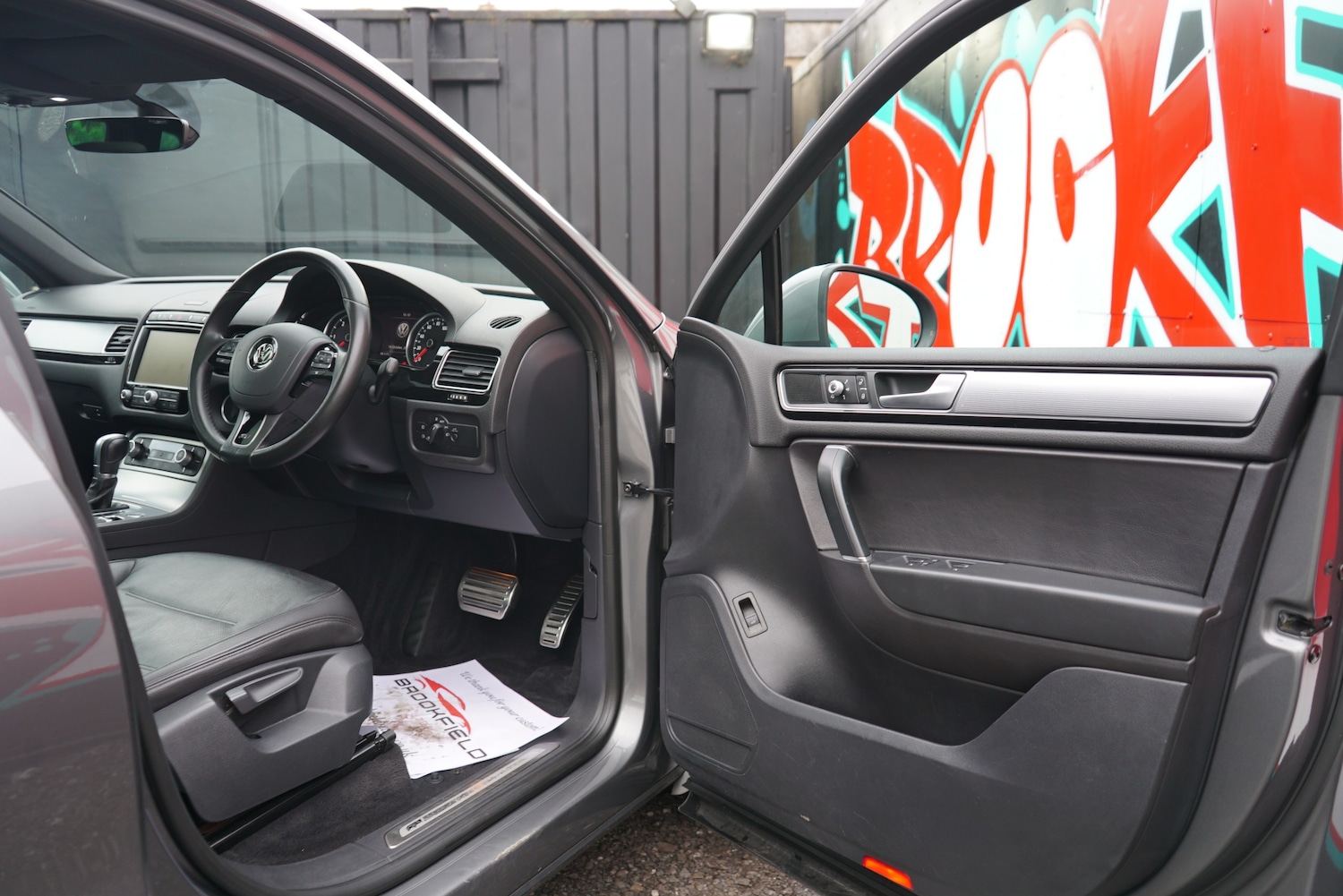 Used Volkswagen Touareg 2017 for sale - 76236907: Photo 33