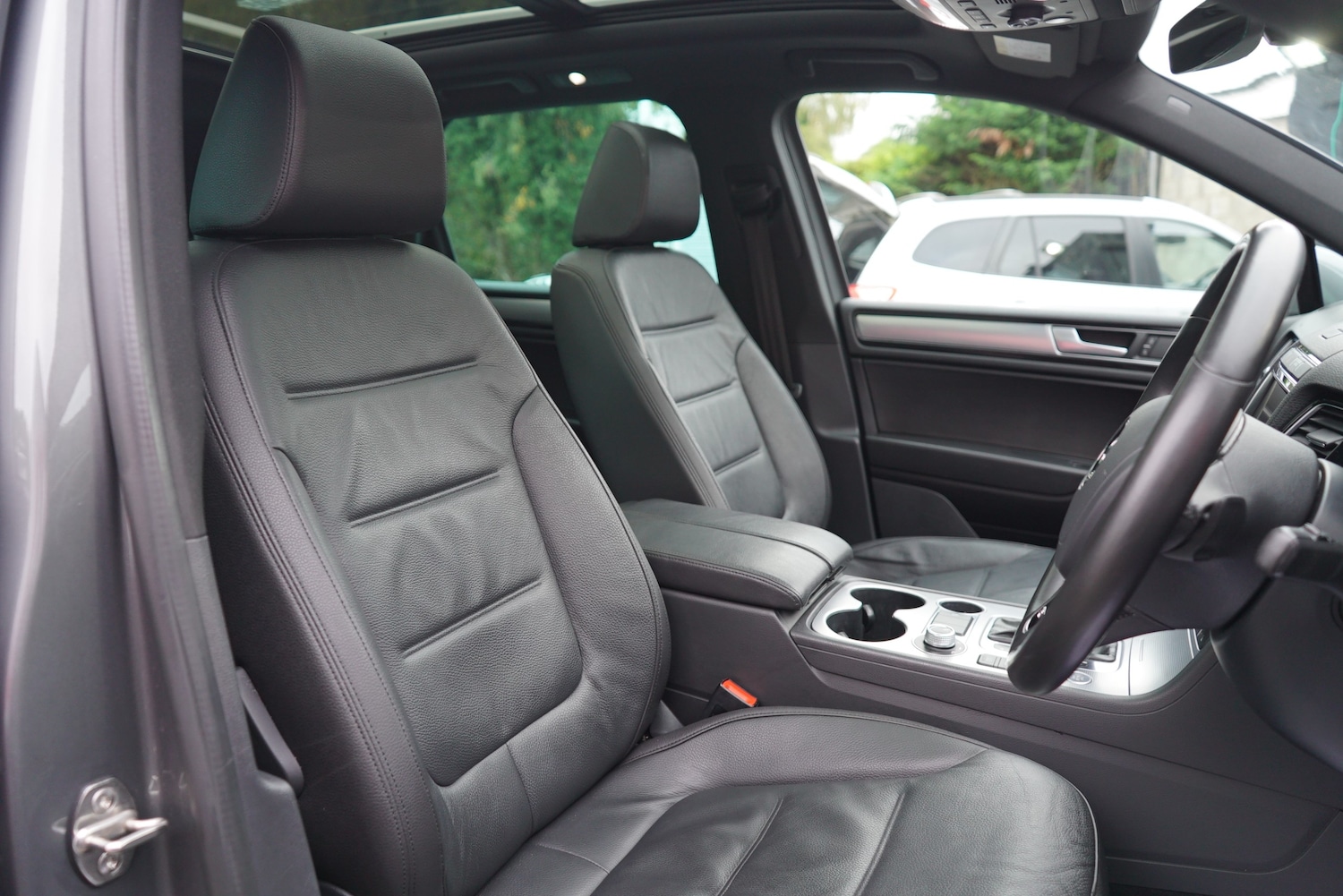 Used Volkswagen Touareg 2017 for sale - 76236907: Photo 42