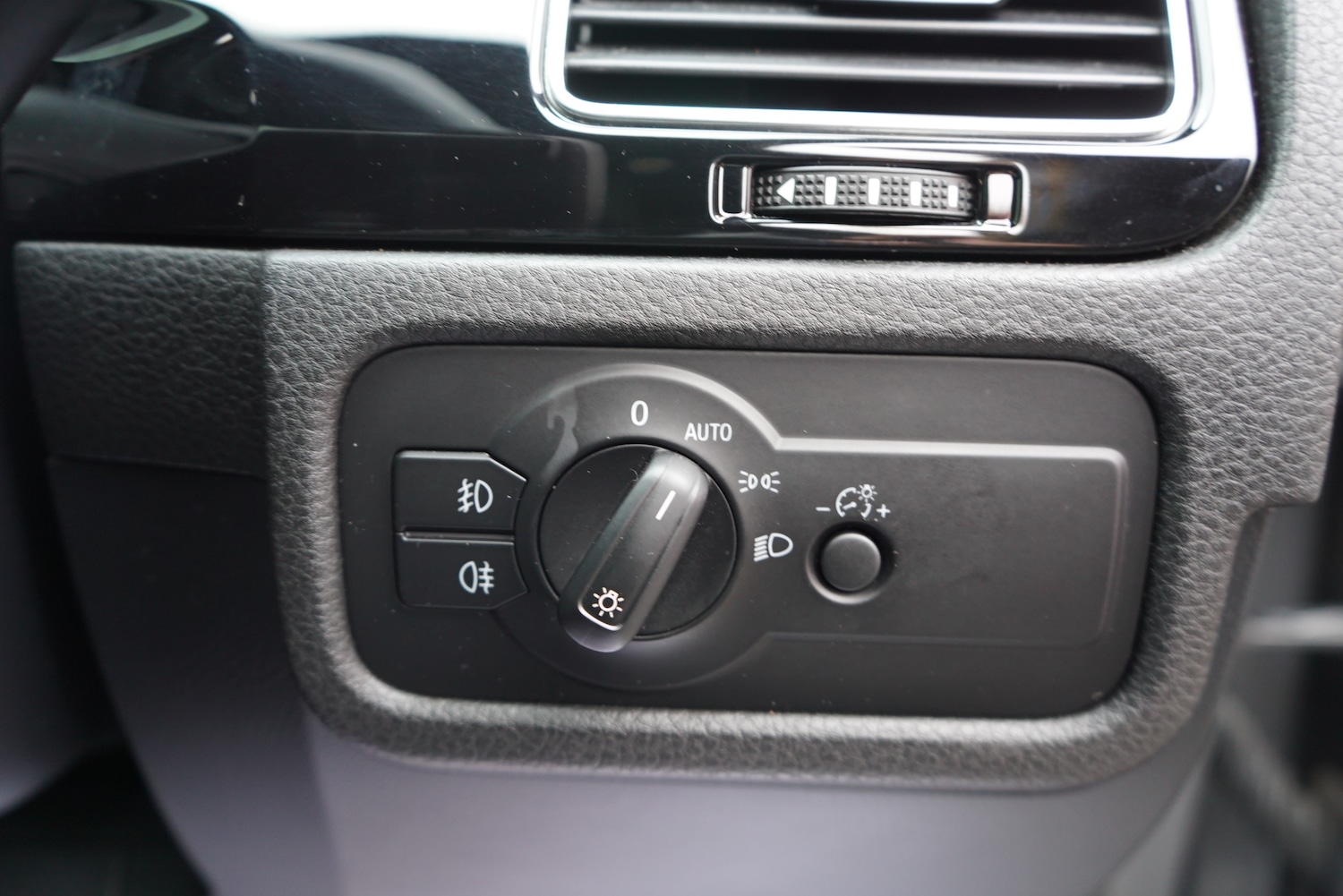 Used Volkswagen Touareg 2017 for sale - 76236907: Photo 44