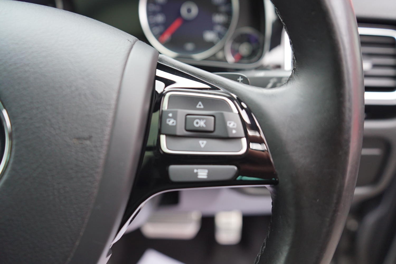 Used Volkswagen Touareg 2017 for sale - 76236907: Photo 46