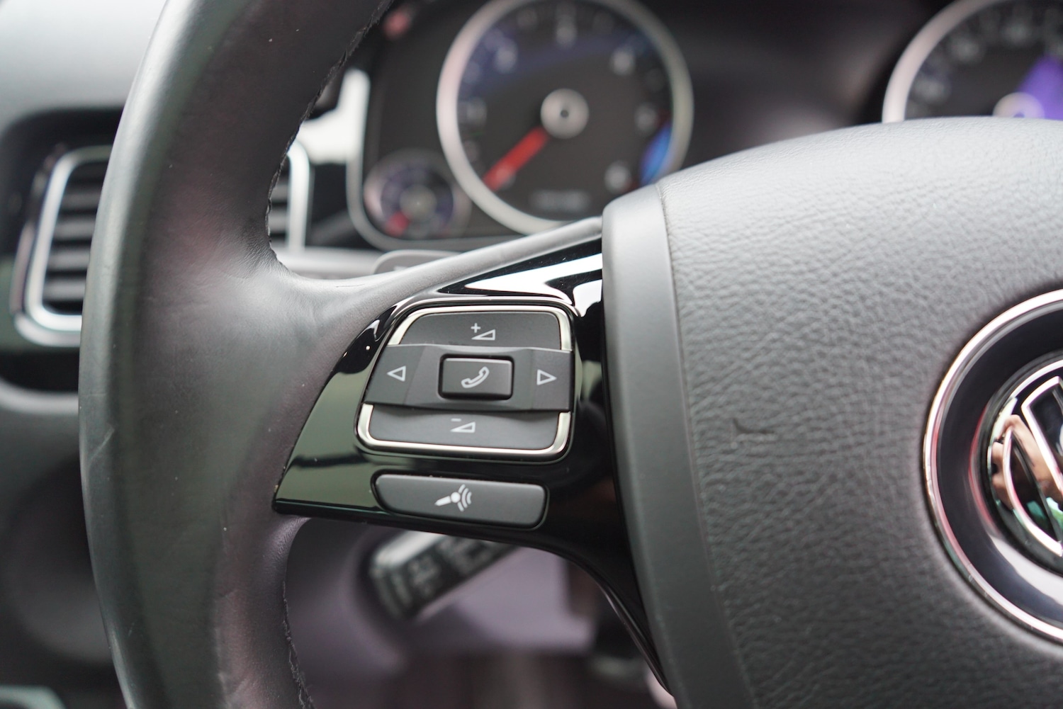 Used Volkswagen Touareg 2017 for sale - 76236907: Photo 47