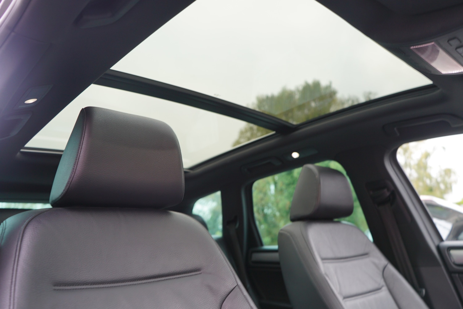 Used Volkswagen Touareg 2017 for sale - 76236907: Photo 49