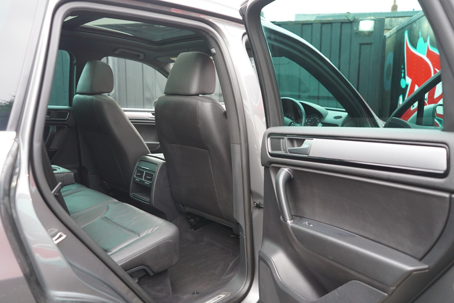 Used Volkswagen Touareg 2017 for sale - 76236907: Photo 55