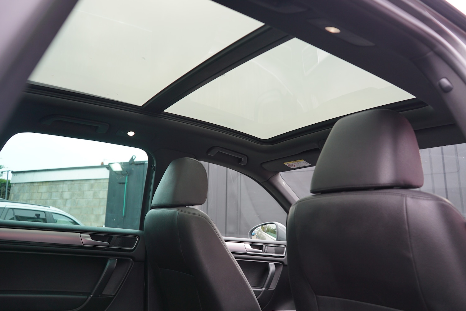 Used Volkswagen Touareg 2017 for sale - 76236907: Photo 62