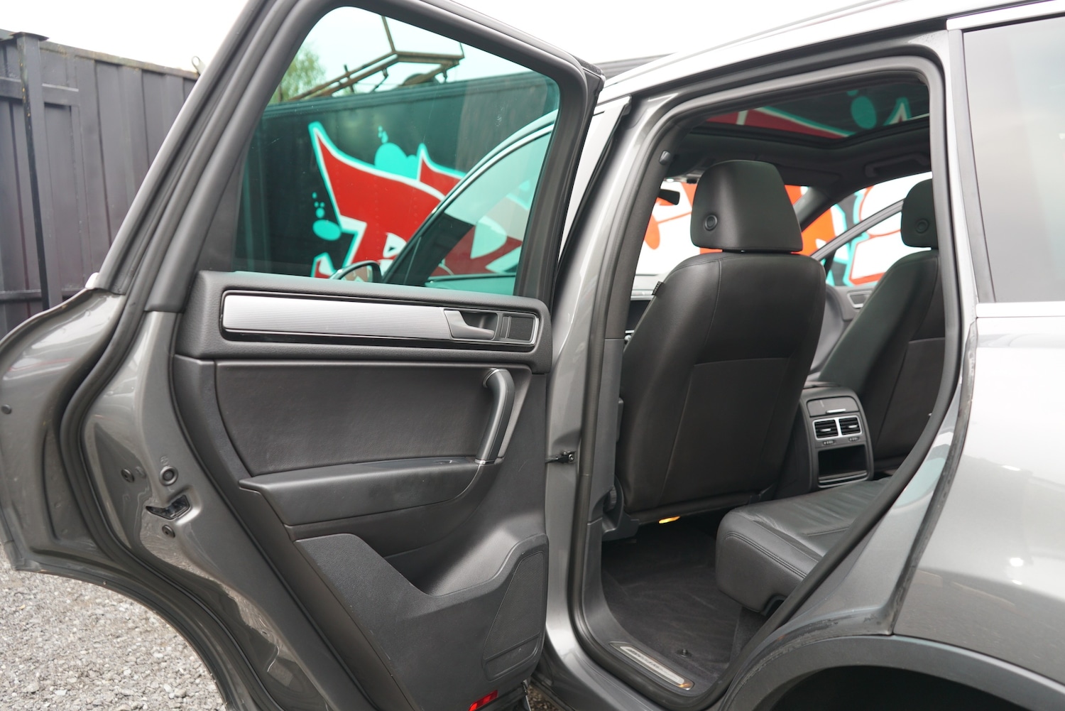 Used Volkswagen Touareg 2017 for sale - 76236907: Photo 63