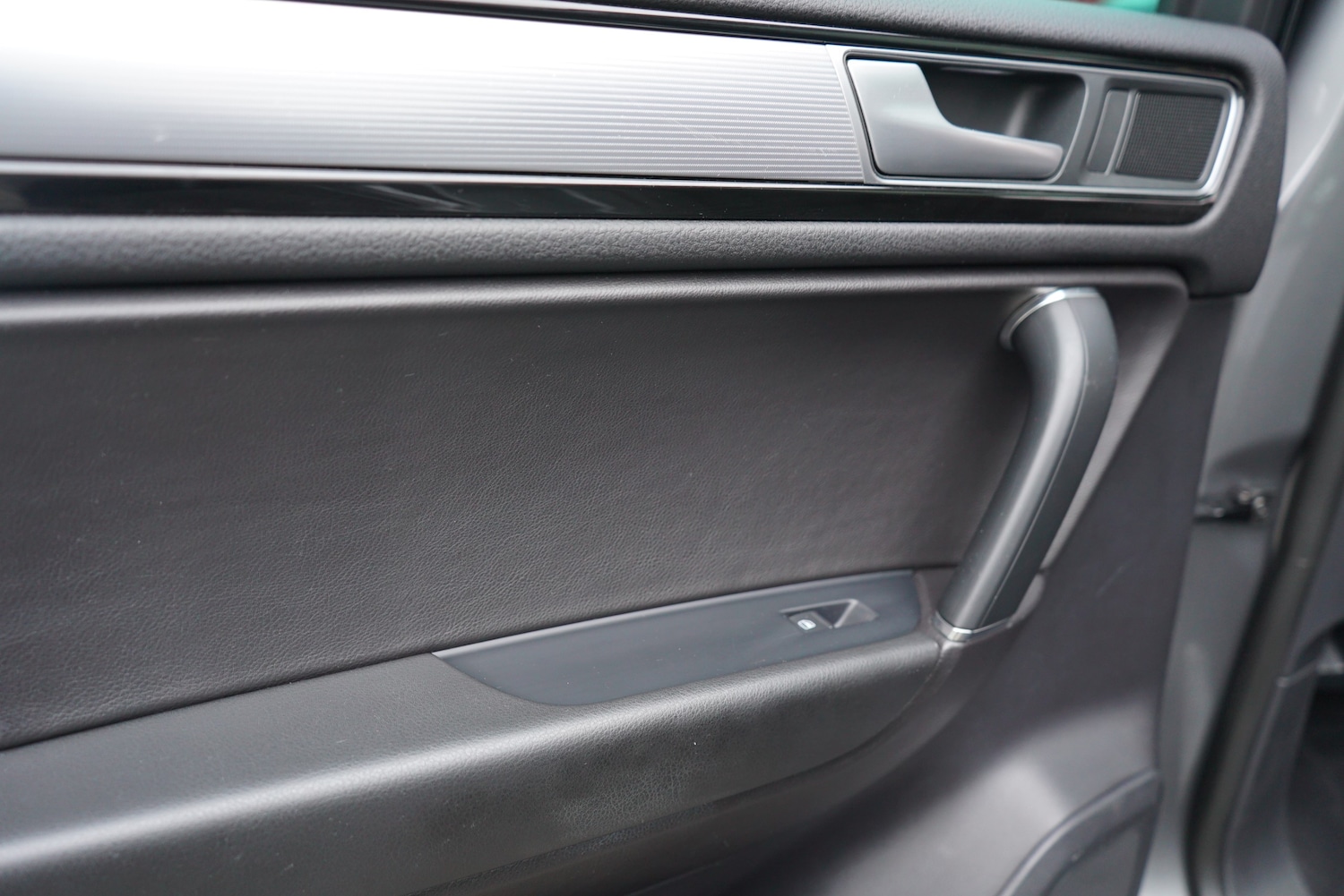 Used Volkswagen Touareg 2017 for sale - 76236907: Photo 65