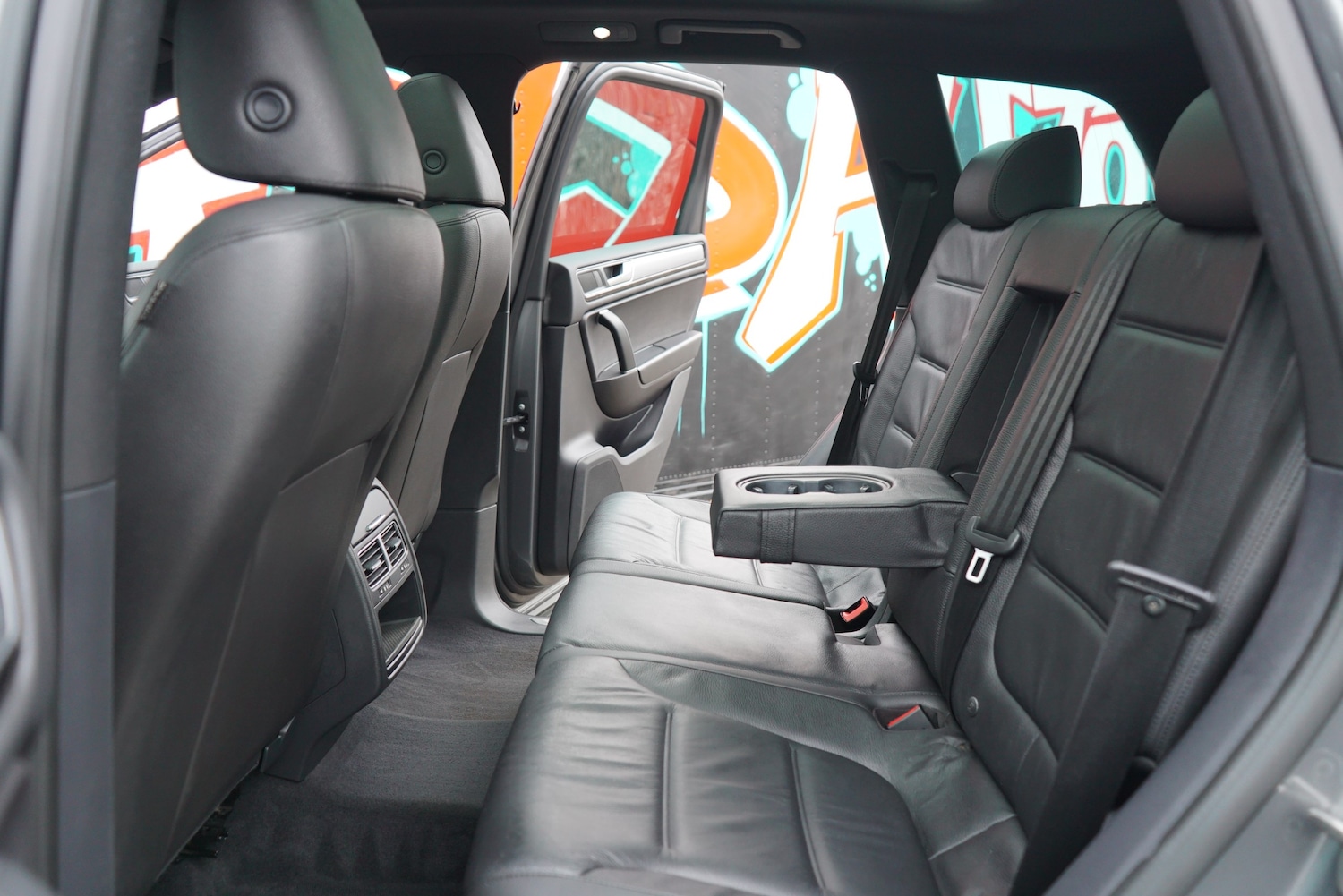 Used Volkswagen Touareg 2017 for sale - 76236907: Photo 68