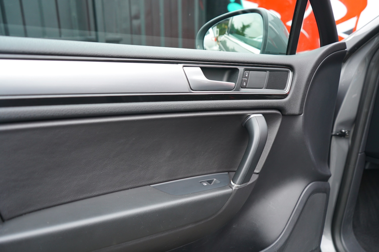 Used Volkswagen Touareg 2017 for sale - 76236907: Photo 77