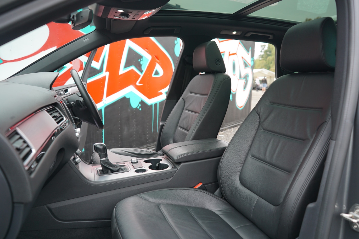 Used Volkswagen Touareg 2017 for sale - 76236907: Photo 81