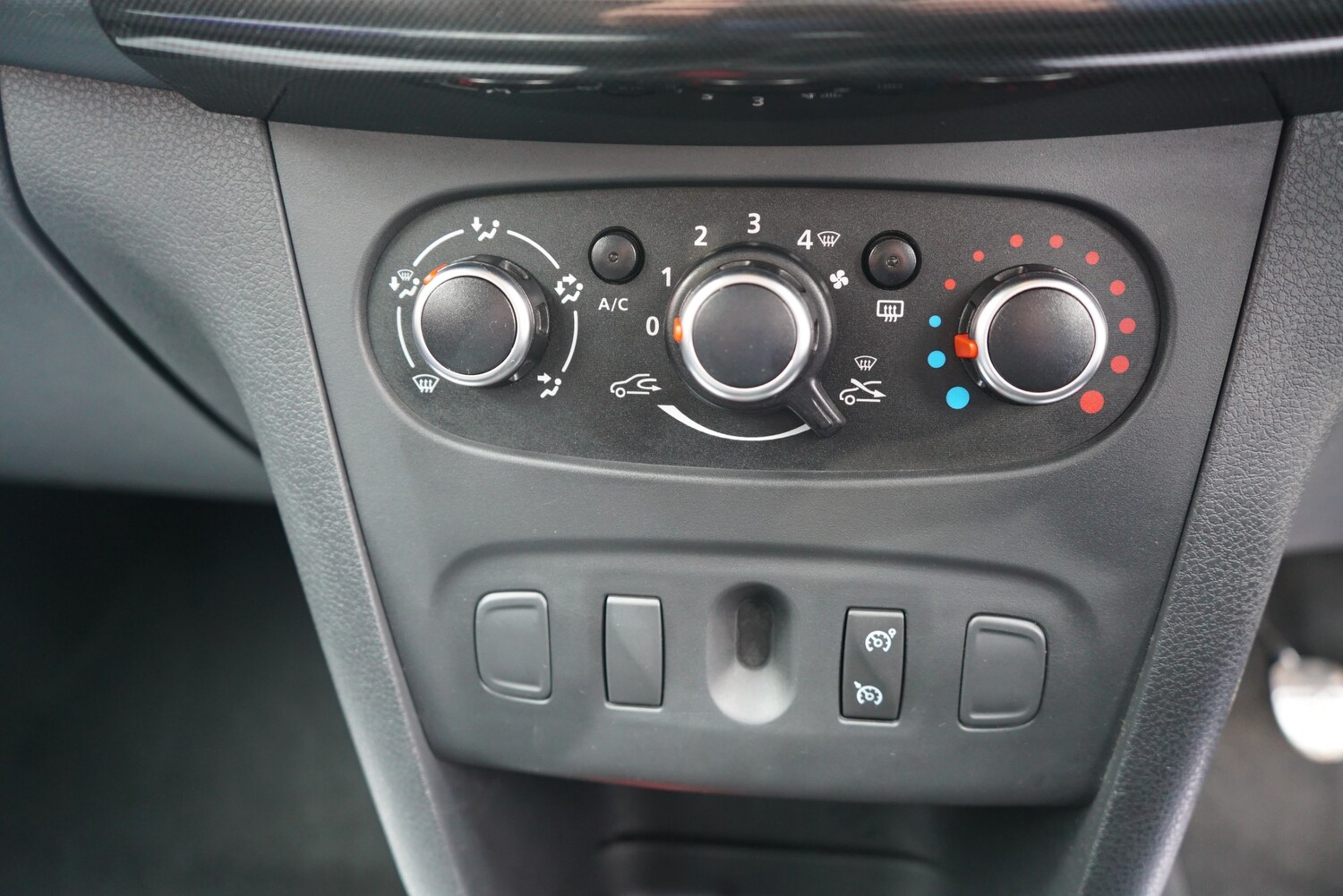 Used Dacia Sandero 2018 for sale - 76023871: Photo 38