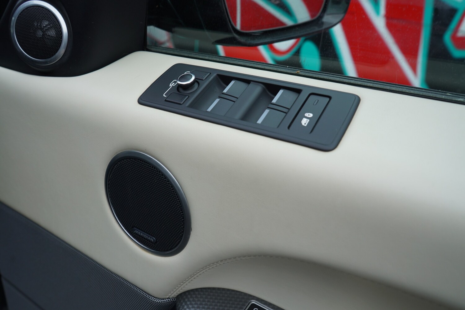 Used Land Rover Range Rover Sport 2017 for sale - 76305276: Photo 3