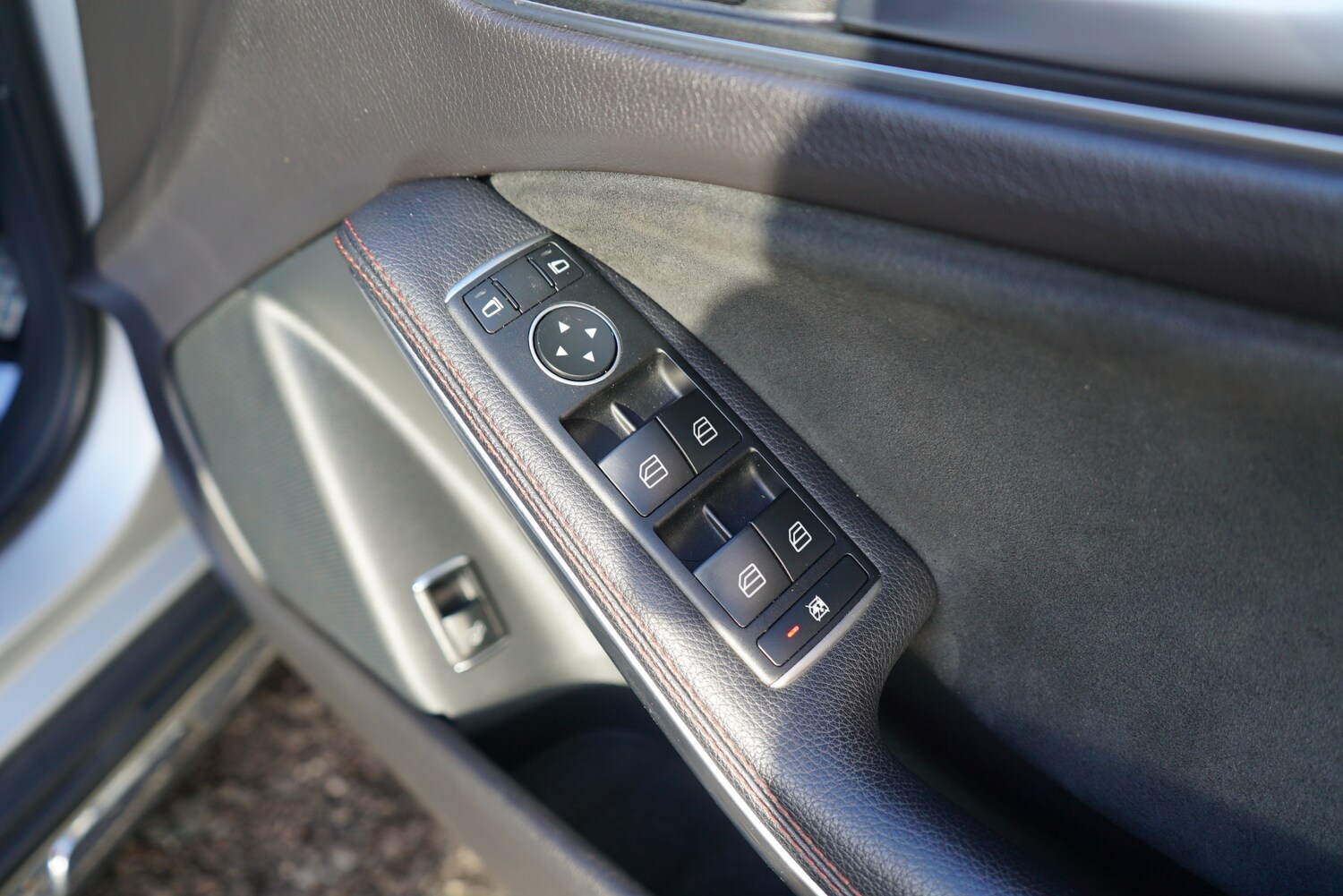 Used Mercedes-Benz GLA 2018 for sale - 77341080: Photo 37